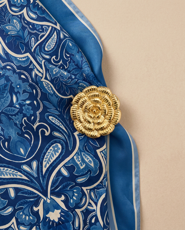 BROCHE CAMÉLIA DOURADO